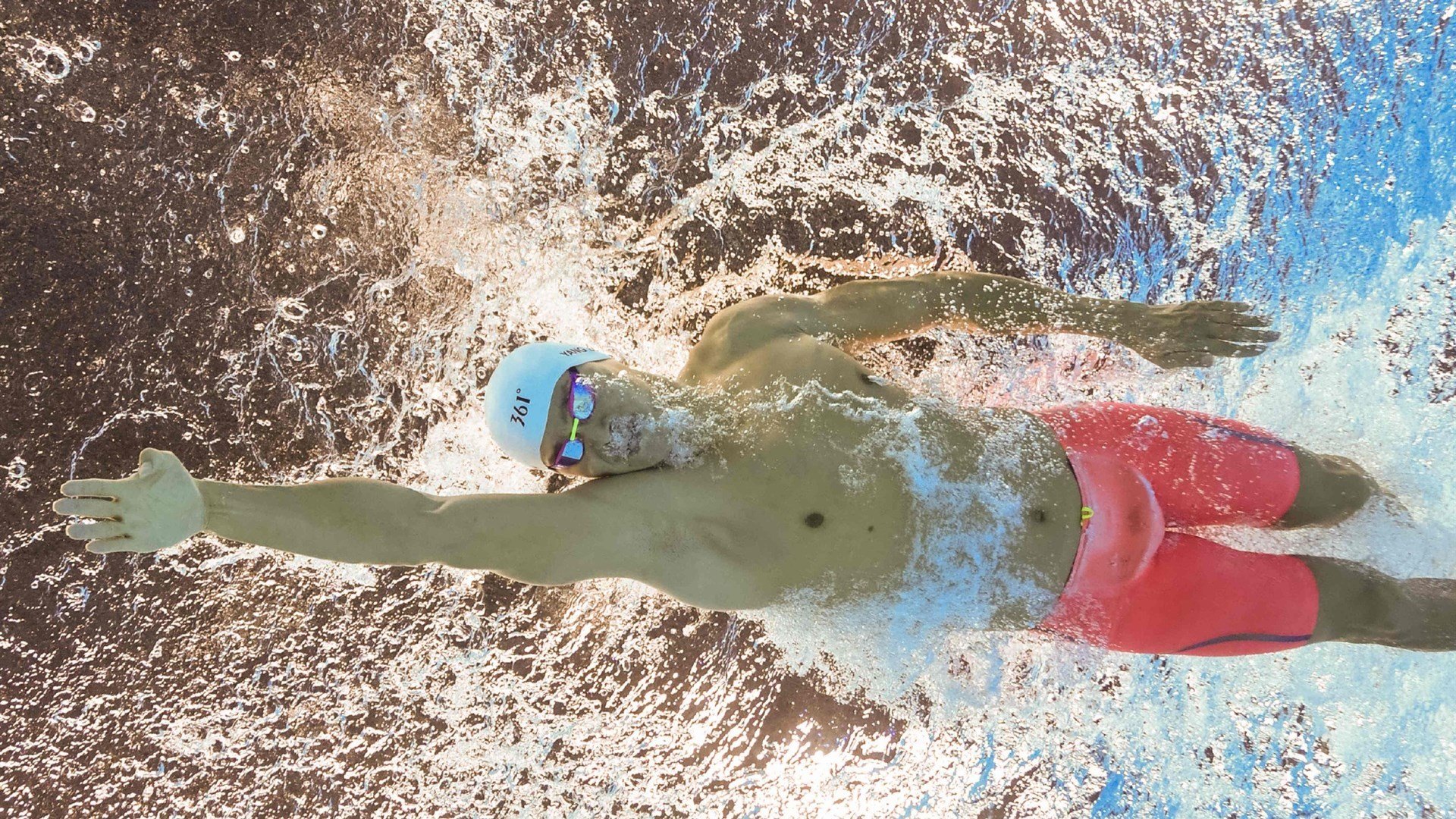 国家队战术风格过于依赖单一球员特性，国家队阵型